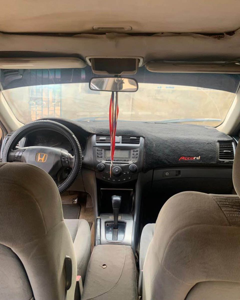 A picture of Honda Accord DC 2007 model 2 1m last money needed