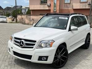 A picture of FOREIGN USED TOKUNBO MERCEDES BENZ GLK350 2010 MODEL ACCIDENT FREE