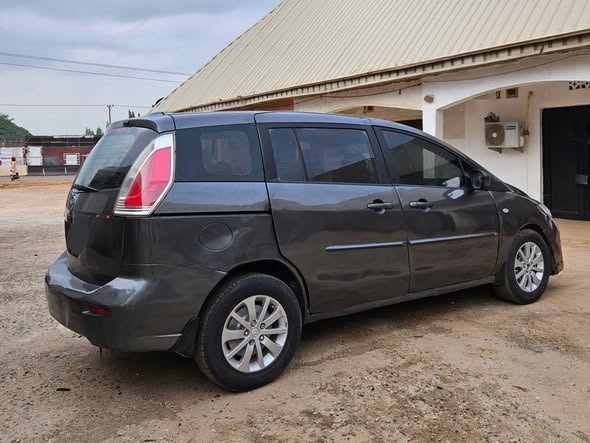A picture of Mazda 5 2006