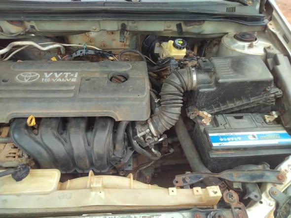 A picture of Toyota Corolla Hatchback 2006 Clean and well maintained Engine gear