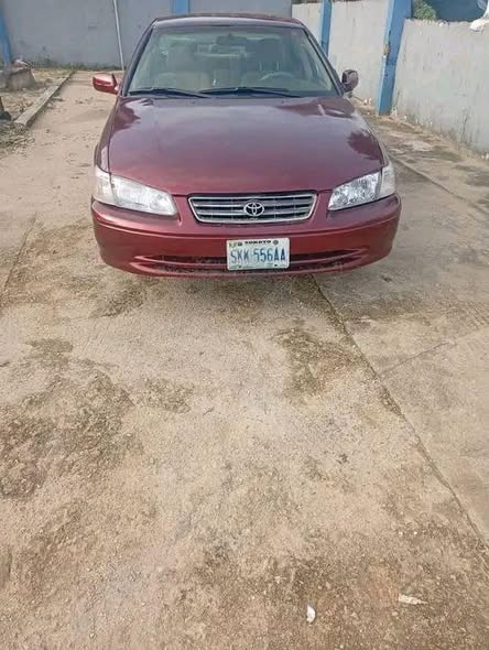 A picture of Drop light Toyota Camry Engine Gear AC need Body okay