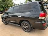 A picture of LEXUS LX570 TOKS STANDARD Year 2011 012 Model Status Clean