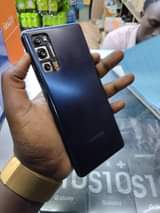 A picture of Samsung galaxy S20E 5G