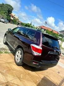 A picture of Foreign Used Toyota Highlander Limited 2012