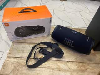 A picture of Jbl extreme 3 Bluetooth rechargeable portable speaker at only 650