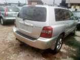 A picture of 2005 4 months use Toyota Highlander Highlander