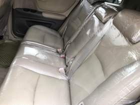 A picture of 2006 few months old Toyota highlander 3 seaters leather seats
