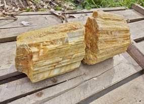 A picture of Am looking for these stones any lead call me on