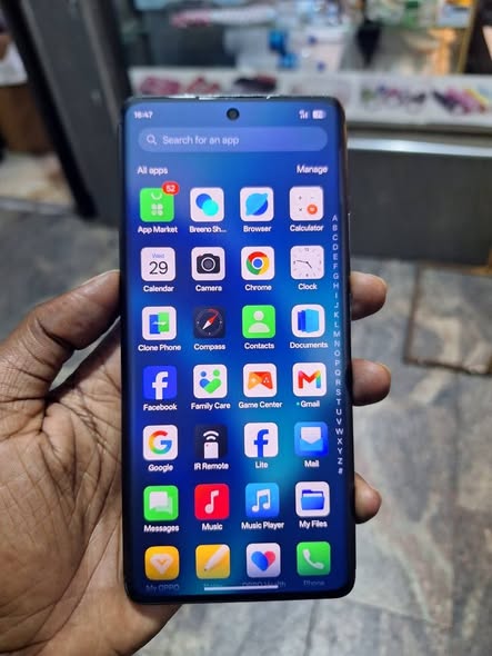 A picture of Oppo Reno 10 5G 512gb