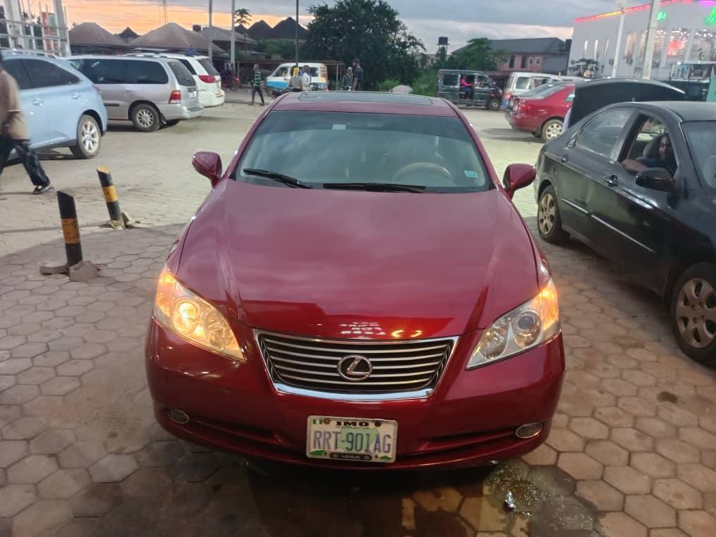 A picture of Lexus es350