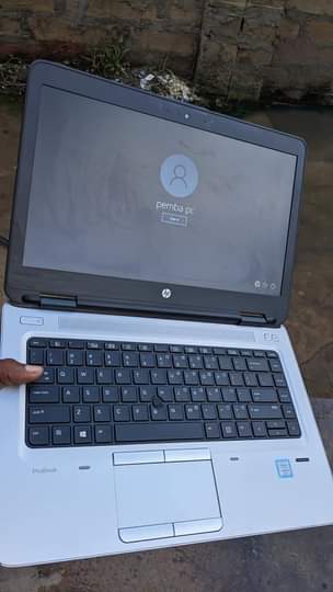 A picture of Naongeza Hela nataka HP yenye Touch core i5 gb 500