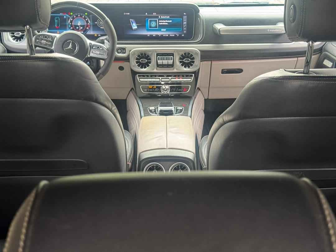 A picture of MERCEDES BENZ G63