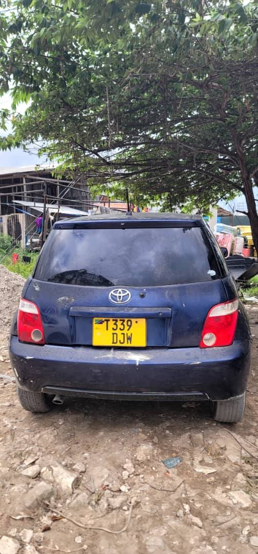 A picture of TOYOTA IST