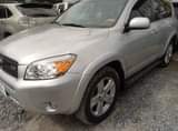 A picture of Toyota RAV4 2007 model Engine very silent Gear super sharp