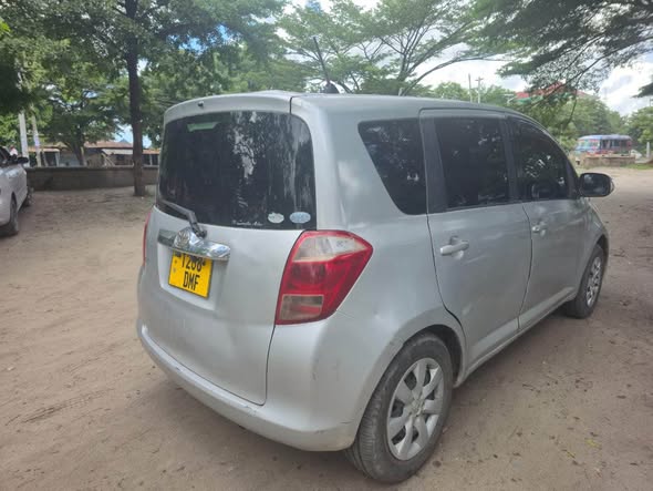 A picture of Toyota Ractis