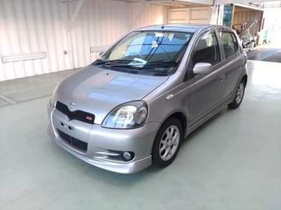 A picture of 2001 Toyota Vitz Hatchback