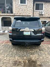 A picture of 2016 Toyota 4runner
