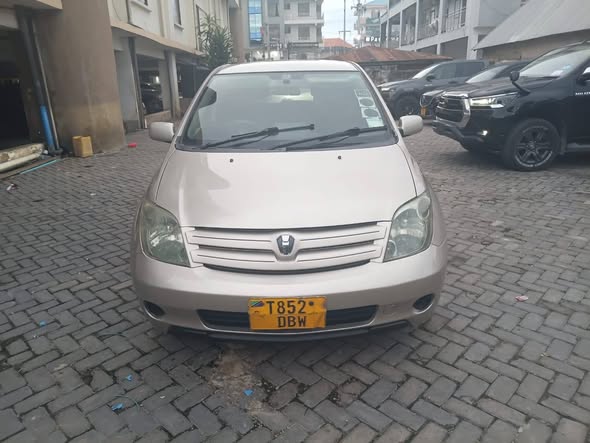 A picture of TOYOTA IST 0714058883