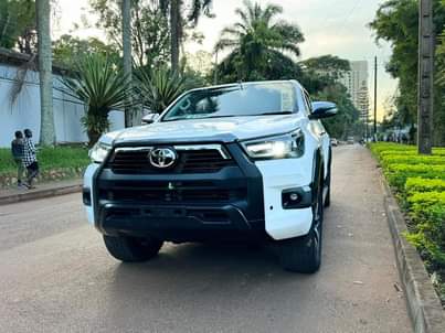 A picture of HILUX 2017 165M
