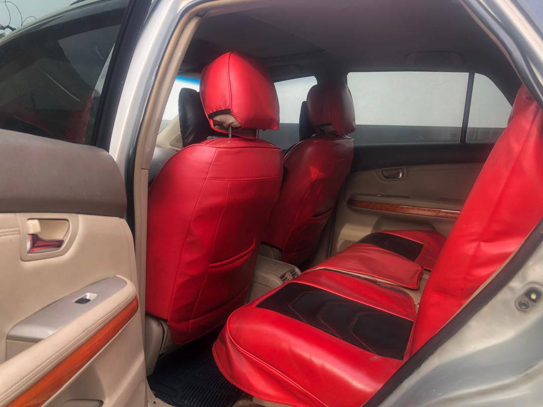 A picture of Lexus rx 350