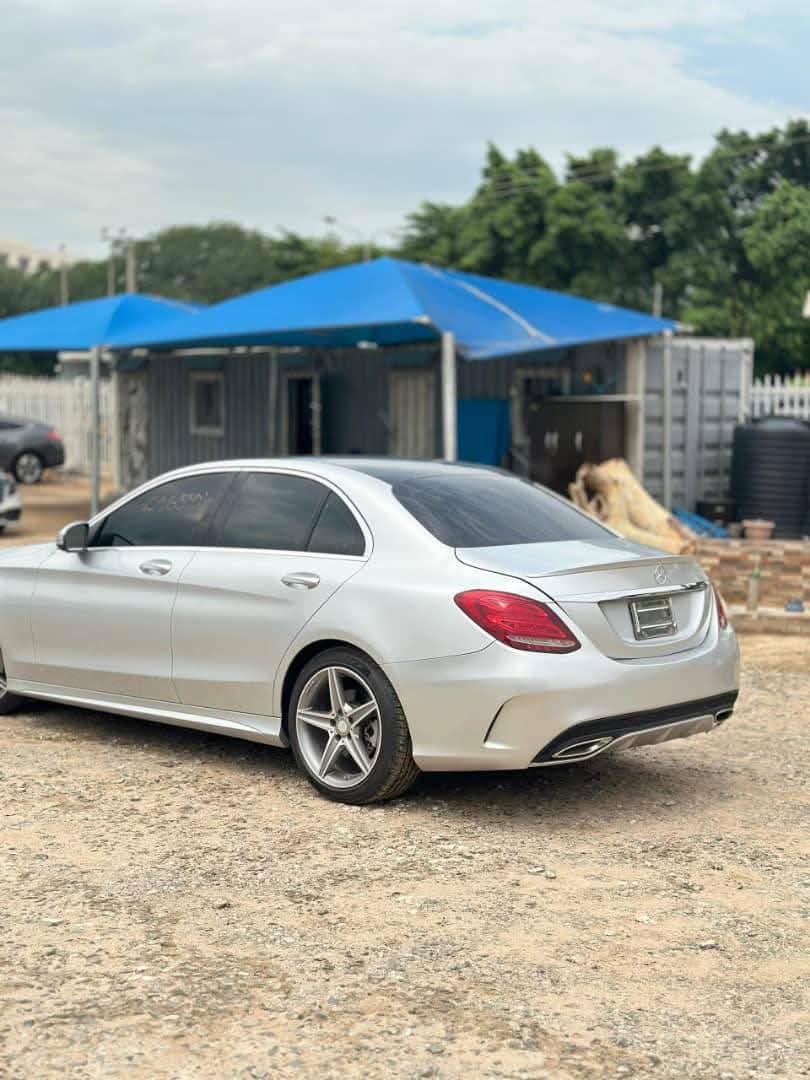 A picture of 2016 Mercedes benz C300 keyless full option 2016