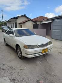 A picture of TOYOTA MARK ll GRAND