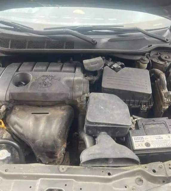 A picture of 2011 Toyota Camry in pristine condition with everything working perfectly