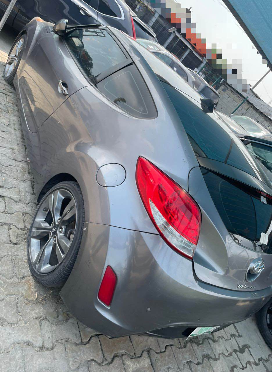 A picture of Awoof deal Hyundai veloster Bought brand new Full option Double