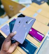 A picture of Sony xz2 Gb64 ram4 Bei 190 000 tsh Warranty 1