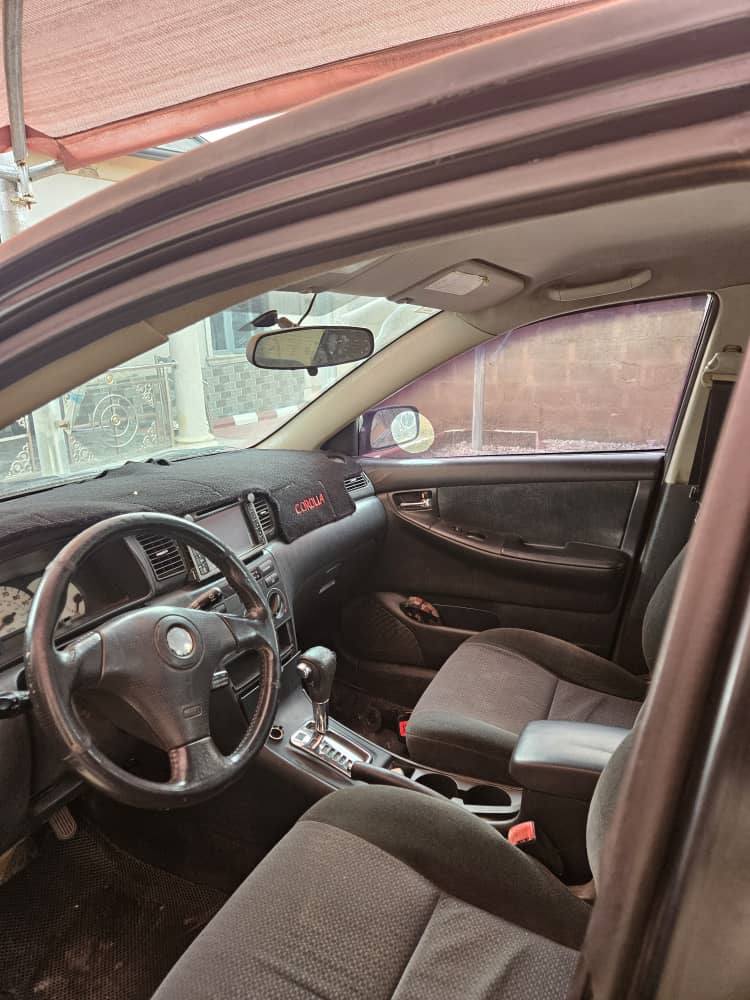 A picture of TOYOTA COROLLA 04