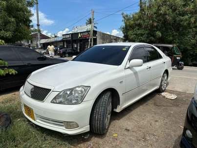 A picture of CROWN ATHLETE FOR SALE 17 8M 0718164496 CALL WAT SSUP