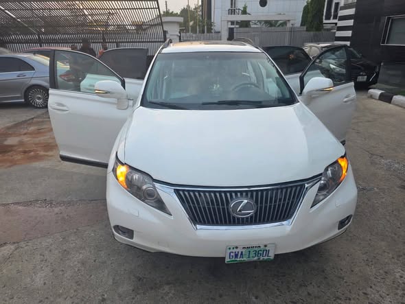 A picture of Supper sharp Clean And Sound lexus Rx350 2012model clean Engine
