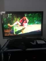 A picture of TV nch 24 flat screen mpyaaa mno Hanspreee
