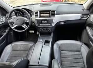 A picture of Just landed Mercedes Benz ML350 2013 Led headlight push start