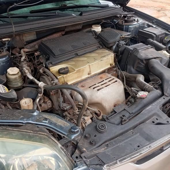 A picture of 2006 Mitsubishi gallant