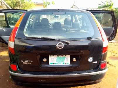A picture of 2002 Nissan almira tino Almira tino