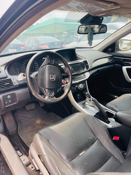 A picture of 2013 HONDA ACCORD COUPE FOREIGN USED SUPER CLEAN 1 DOOR
