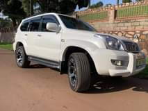 A picture of 2005 Toyota Land cruiser prado TX Ronaldo 2.7cc vvti