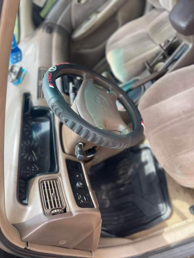 A picture of Toyota Camry 2001 tinlight very strong car well maintain use
