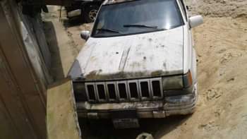 A picture of Jeep grand First body Catalyst intact With engine Gear Have