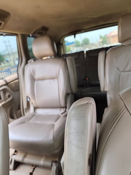 A picture of Toyota Sienna 2004 model