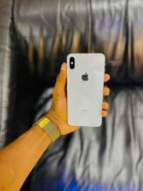 A picture of Iphone x gb 64