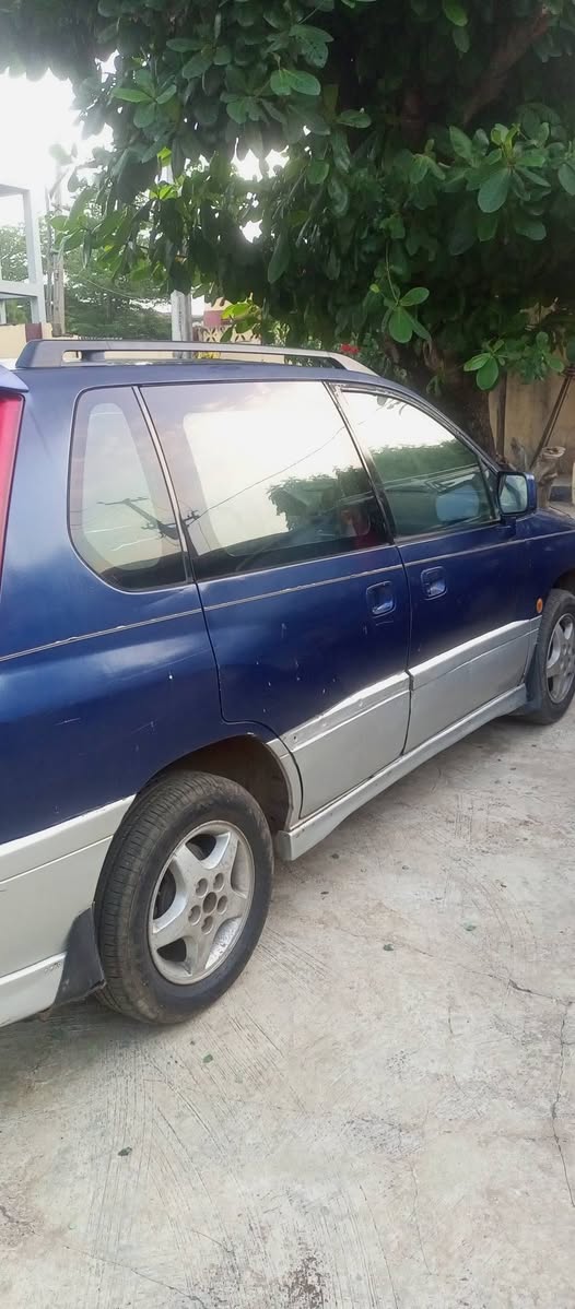 A picture of Mitsubishi Space Runner