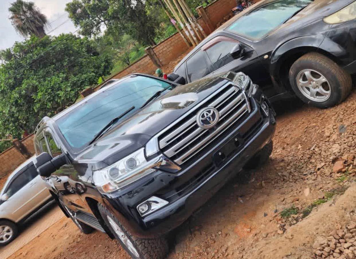 A picture of TOYOTA LAND CRUISER 2020 VXR 350m asking price 4 5