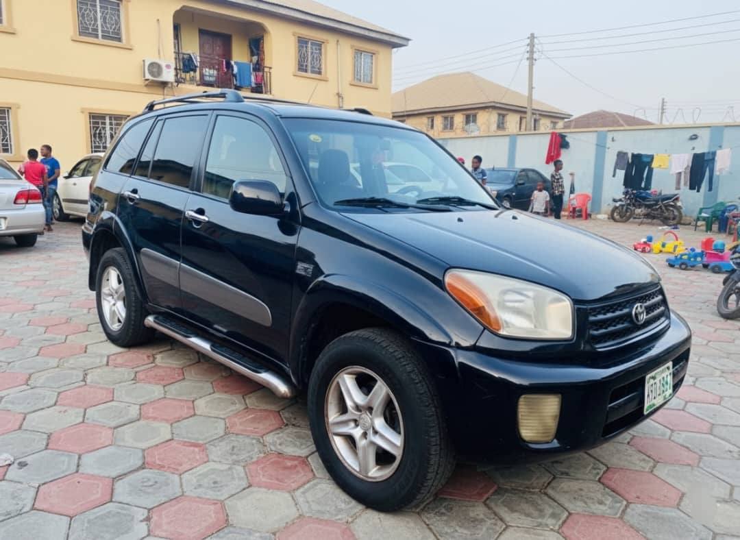A picture of TOYOTA RAV 4