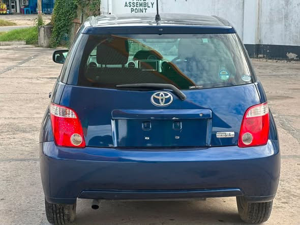 A picture of TOYOTA IST