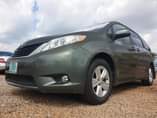 A picture of Toyota sienna