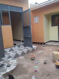 A picture of 6 single rooms and 1 double room for sale at