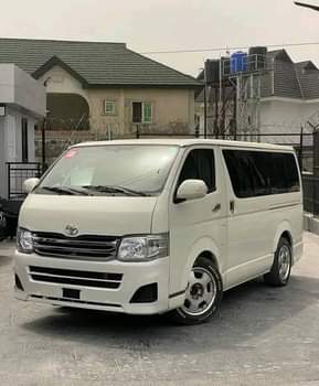 A picture of FOREIGN USED 2014 TOYOTA HIACE Automatic Transmission Infotainment Screen System