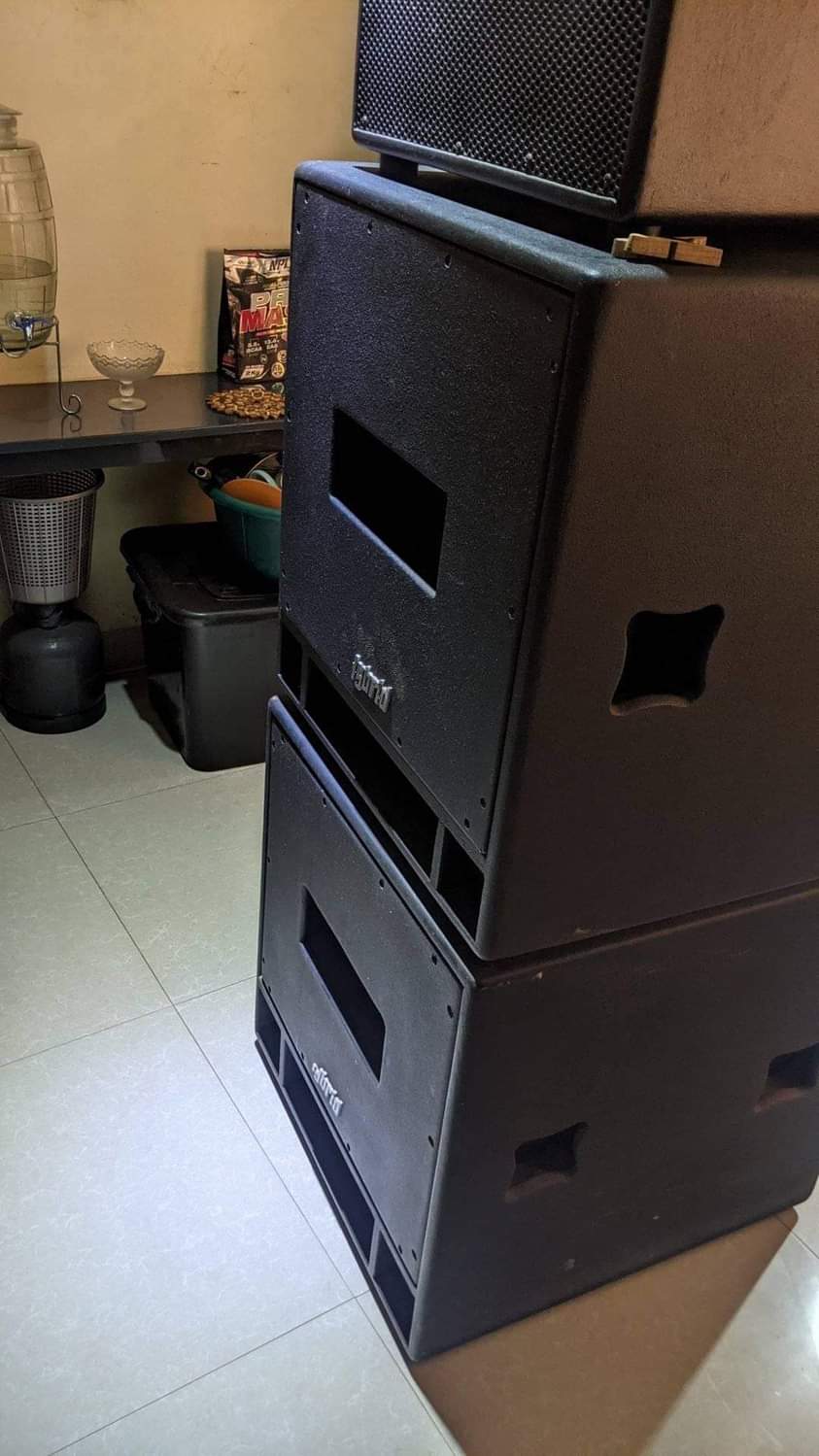 speakers
